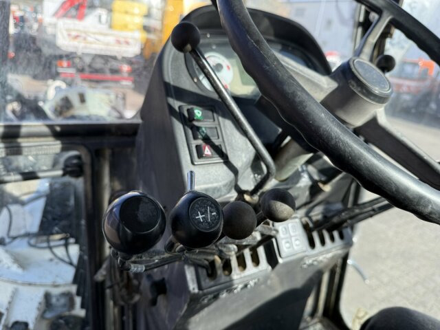 New Holland F106.6A alrrad 6x6 Grader 12 Ton - 10.700 Std - Motoniveladora: foto 3 New Holland F106.6A alrrad 6x6 Grader 12 Ton - 10.700 Std - Motoniveladora: foto 3