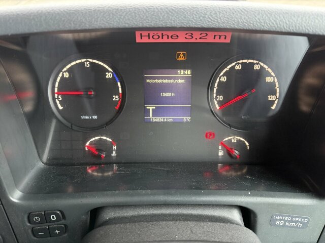 Scania P230 Kehrmaschine Johnston VT605- 6 M³ - Varredora urbana: foto 2 Scania P230 Kehrmaschine Johnston VT605- 6 M³ - Varredora urbana: foto 2