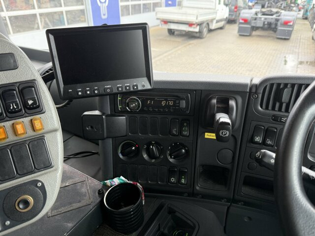 Scania P230 Kehrmaschine Johnston VT605- 6 M³ - Varredora urbana: foto 4 Scania P230 Kehrmaschine Johnston VT605- 6 M³ - Varredora urbana: foto 4