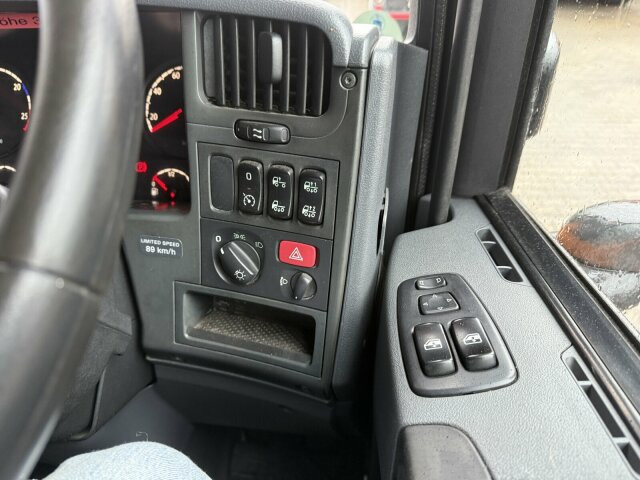 Scania P230 Kehrmaschine Johnston VT605- 6 M³ - Varredora urbana: foto 5 Scania P230 Kehrmaschine Johnston VT605- 6 M³ - Varredora urbana: foto 5