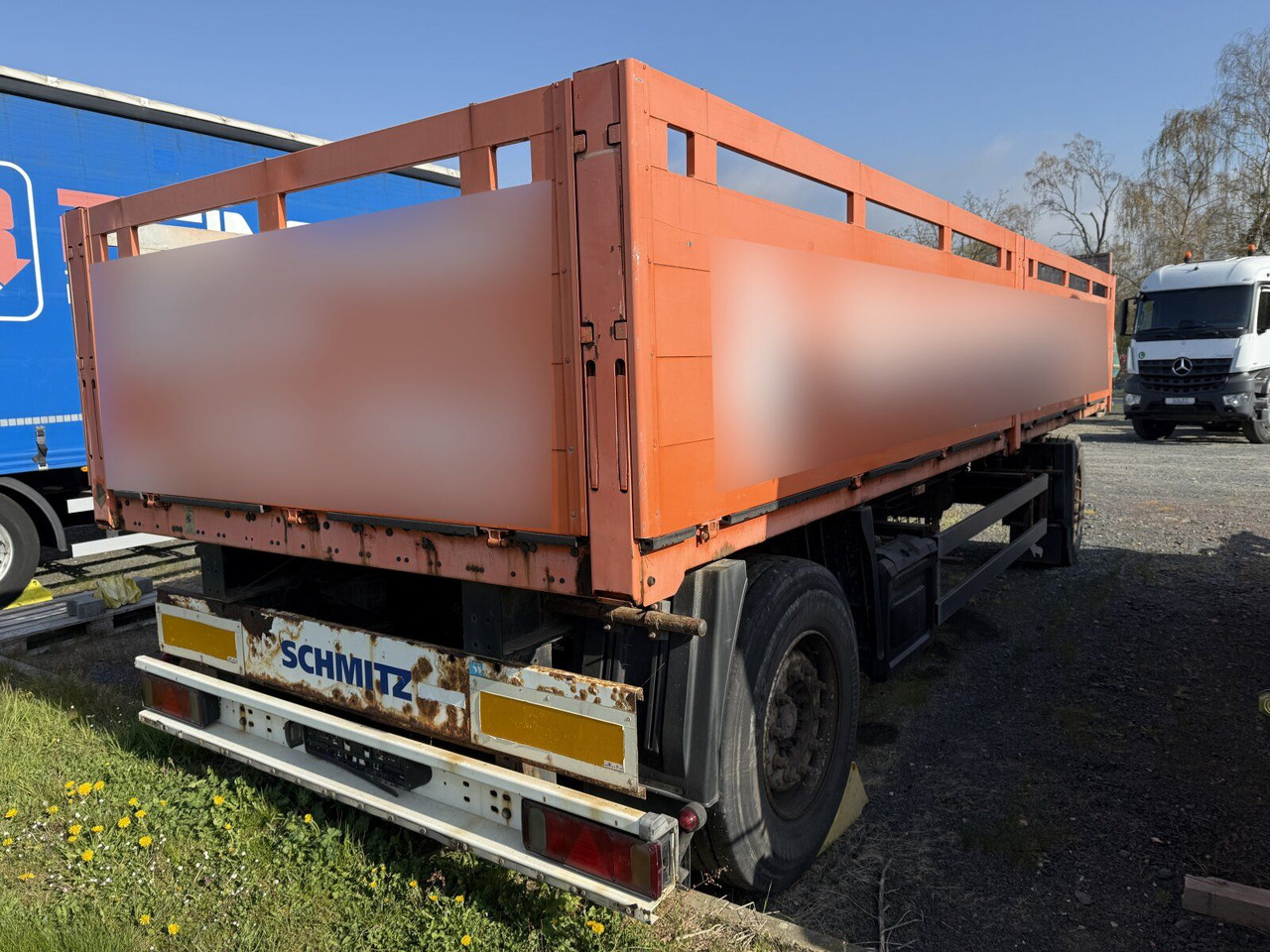 Schmitz Cargobull Gotha AFG 18 Baustoffanhänger 2 Achse - Reboque plataforma/ Caixa aberta: foto 2 Schmitz Cargobull Gotha AFG 18 Baustoffanhänger 2 Achse - Reboque plataforma/ Caixa aberta: foto 2