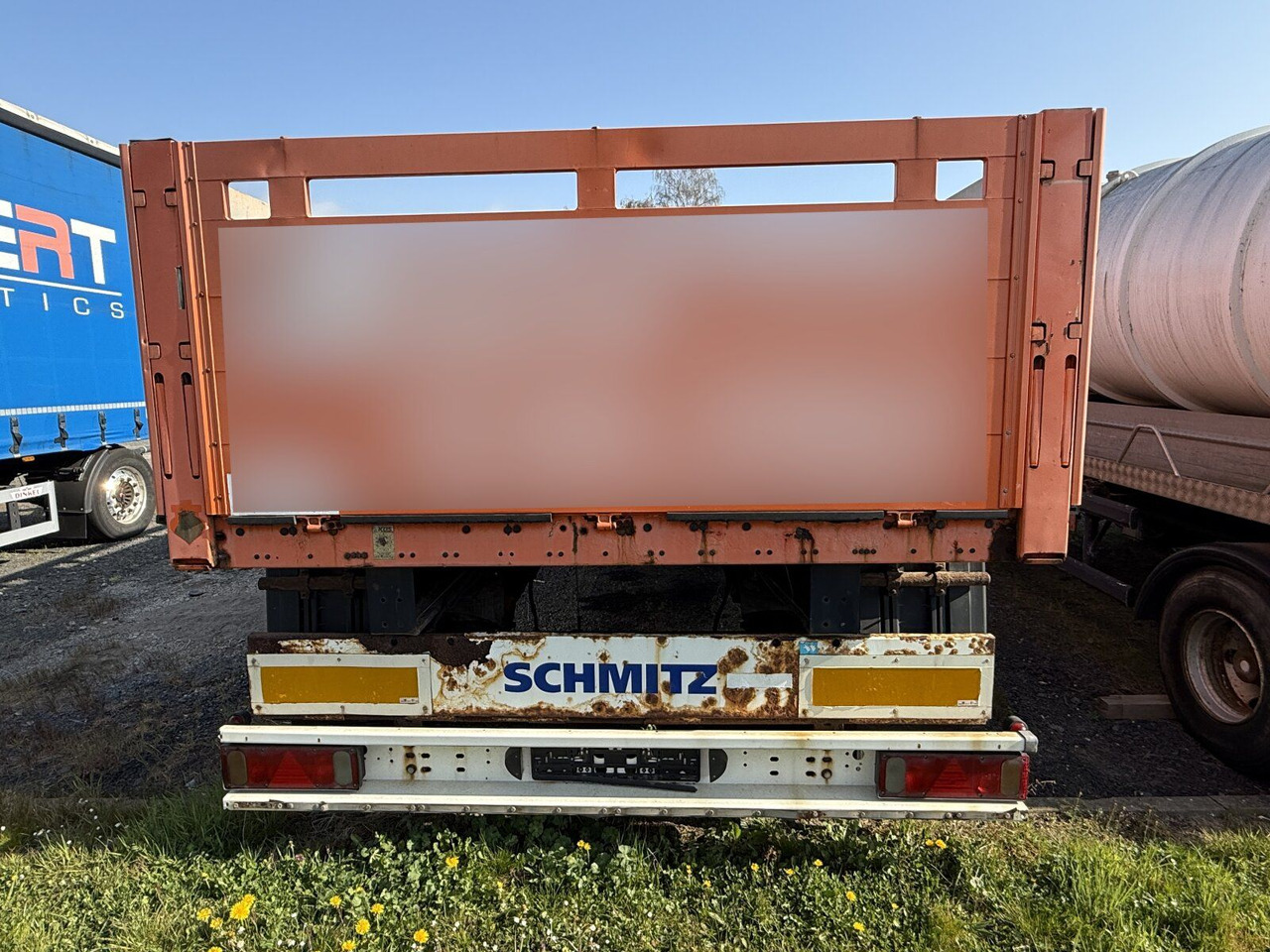 Schmitz Cargobull Gotha AFG 18 Baustoffanhänger 2 Achse - Reboque plataforma/ Caixa aberta: foto 3 Schmitz Cargobull Gotha AFG 18 Baustoffanhänger 2 Achse - Reboque plataforma/ Caixa aberta: foto 3