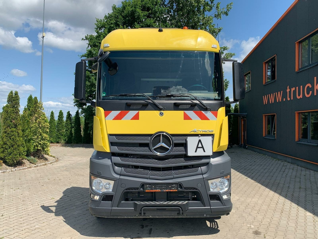 Mercedes-Benz 1846 4x4 HAD Euro 6 Kipphydraulik - Tractor: foto 2 Mercedes-Benz 1846 4x4 HAD Euro 6 Kipphydraulik - Tractor: foto 2