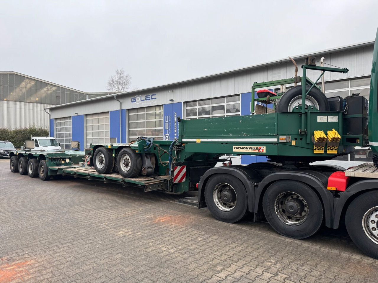 Mercedes-Benz ACTROS 4163 8x4 Schwerlast +Tieflader 4+2 *83 T - Tractor: foto 3 Mercedes-Benz ACTROS 4163 8x4 Schwerlast +Tieflader 4+2 *83 T - Tractor: foto 3