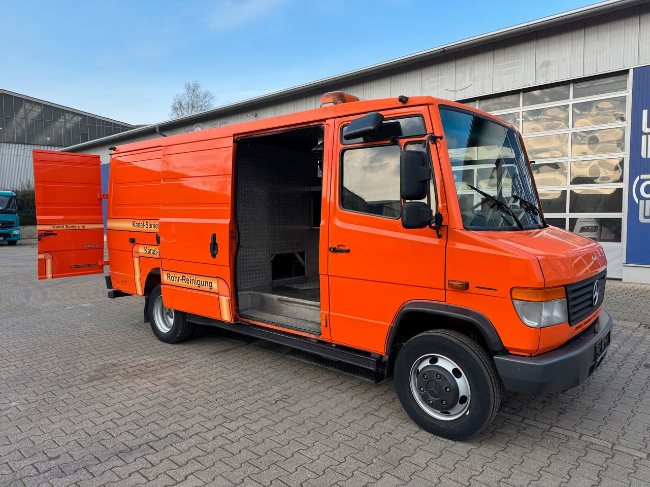 Mercedes-Benz Vario 818D Kanalreiniger Rockstroh Drain Jet 100 - Veículo municipal/ Especial, Veículo comercial: foto 2 Mercedes-Benz Vario 818D Kanalreiniger Rockstroh Drain Jet 100 - Veículo municipal/ Especial, Veículo comercial: foto 2