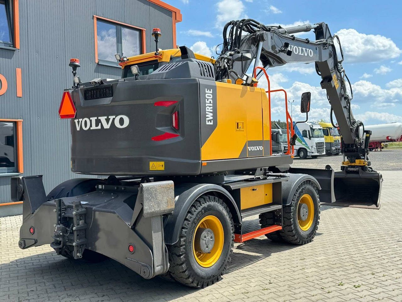 Volvo EWR150E Mobilbagger mit ROTATOR ENCONG EC319 - Escavadeira de rodas: foto 5 Volvo EWR150E Mobilbagger mit ROTATOR ENCONG EC319 - Escavadeira de rodas: foto 5