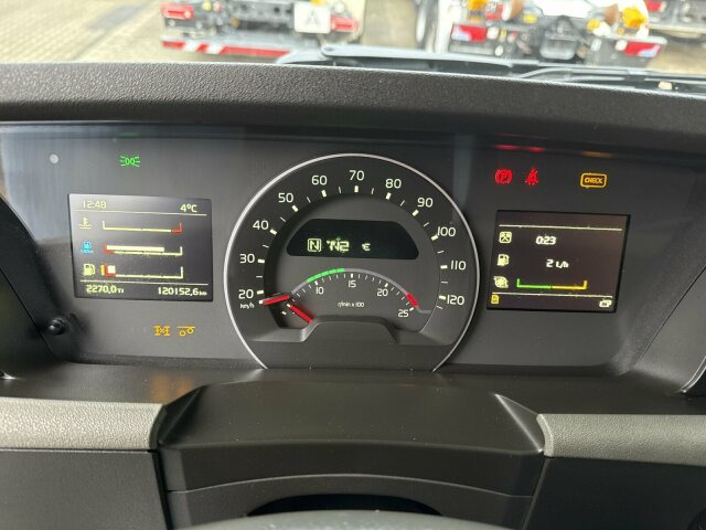 Volvo FH 510 8x4 Holztransporter Kran PENZ *Anhänger - Camião de transporte de madeira, Camião grua: foto 3 Volvo FH 510 8x4 Holztransporter Kran PENZ *Anhänger - Camião de transporte de madeira, Camião grua: foto 3