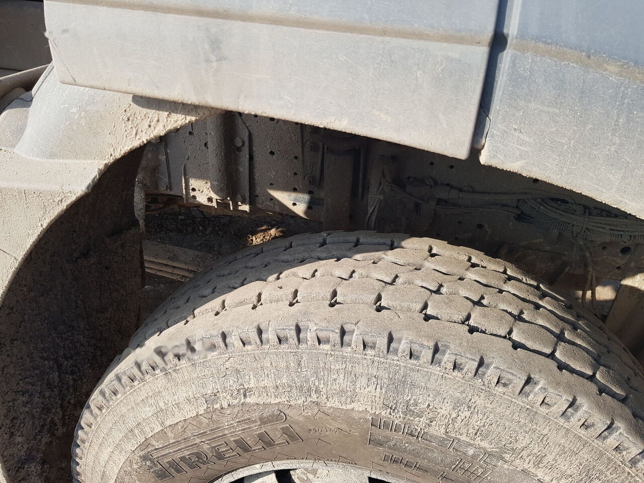 Camião basculante IVECO Eurotrakker 380: foto 8 Camião basculante IVECO Eurotrakker 380: foto 8