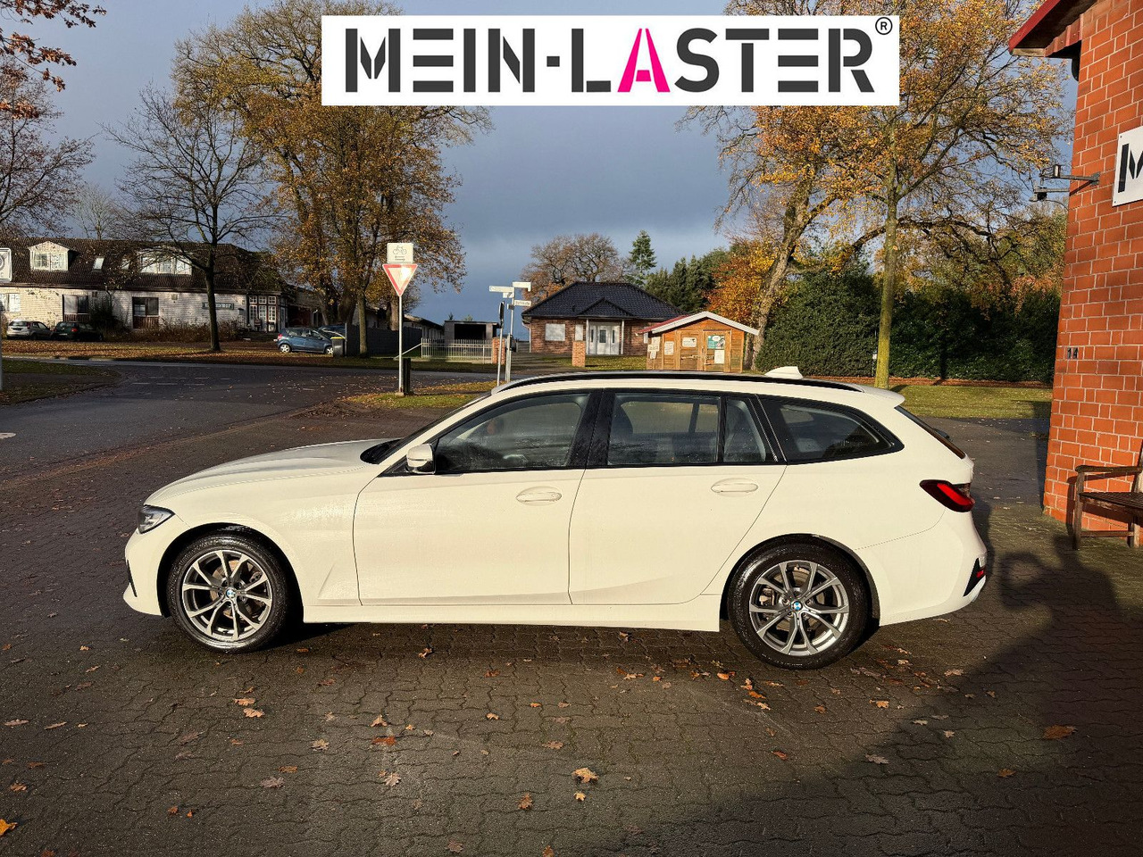 BMW 320 d xDrive touring Sport Line shadow AHK - Carrinha: foto 5 BMW 320 d xDrive touring Sport Line shadow AHK - Carrinha: foto 5
