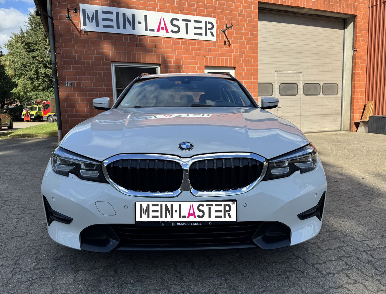 BMW 320 d xDrive touring Sport Line shadow AHK - Carrinha: foto 3 BMW 320 d xDrive touring Sport Line shadow AHK - Carrinha: foto 3