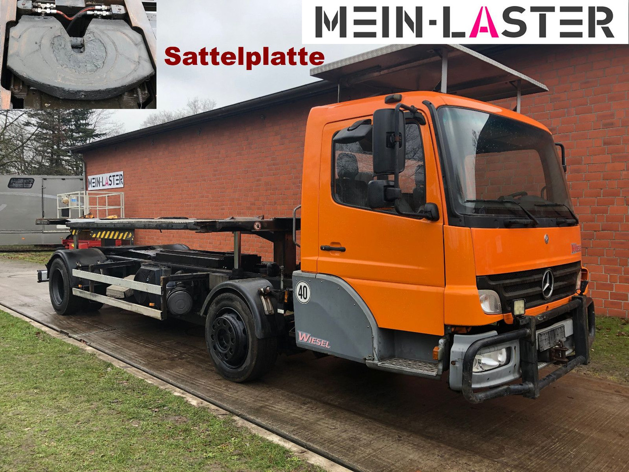 Mercedes-Benz Kamag Wiesel Umsetzter Sattelplatte - Camião transportador de contêineres/ Caixa móvel: foto 1 Mercedes-Benz Kamag Wiesel Umsetzter Sattelplatte - Camião transportador de contêineres/ Caixa móvel: foto 1