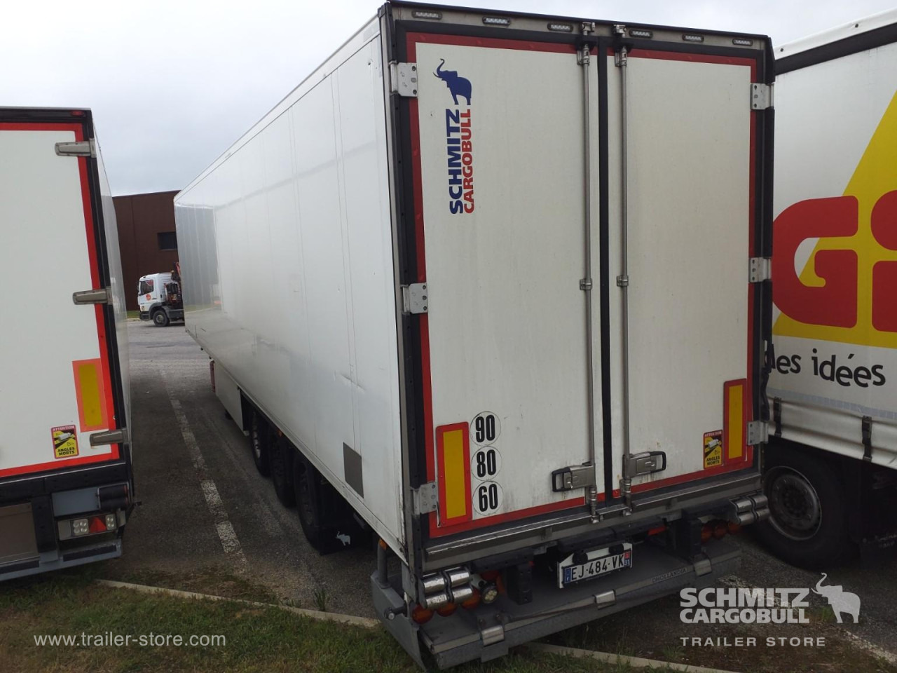 SCHMITZ Reefer Standard Taillift - Semi-reboque isotérmico: foto 2 SCHMITZ Reefer Standard Taillift - Semi-reboque isotérmico: foto 2