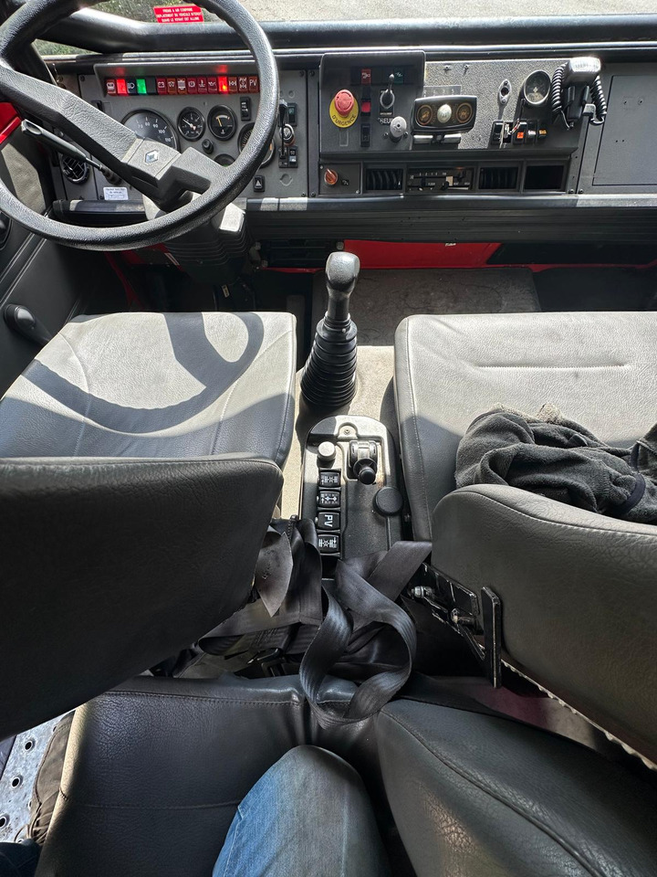 Carro de bombeiro RENAULT M180: foto 12