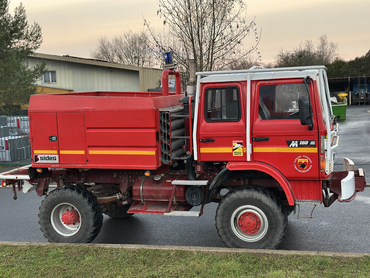Carro de bombeiro RENAULT M180: foto 6
