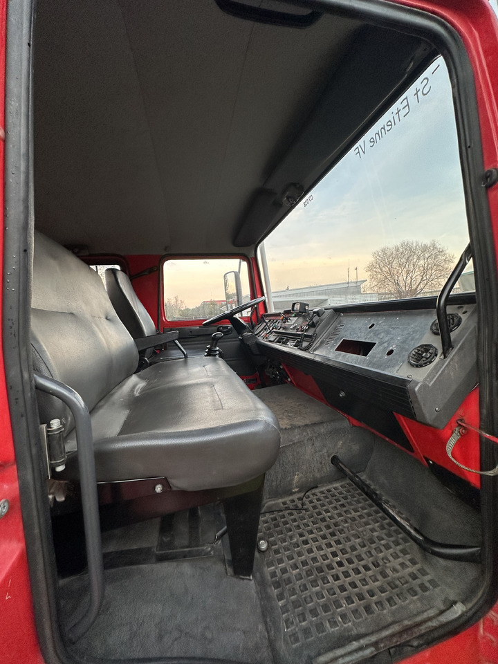 Carro de bombeiro RENAULT M180: foto 28