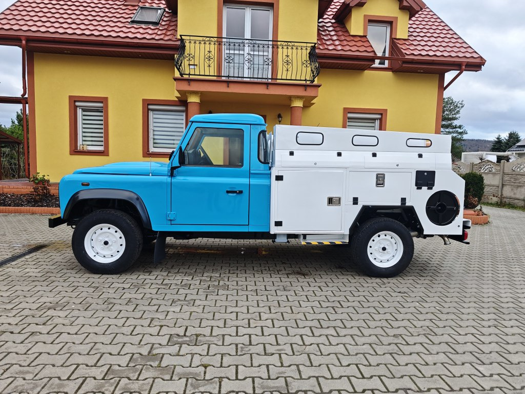 Land Rover Defender VAACUM truck canalisation cleaner 4x4 - Caminhão limpa fossa: foto 3 Land Rover Defender VAACUM truck canalisation cleaner 4x4 - Caminhão limpa fossa: foto 3