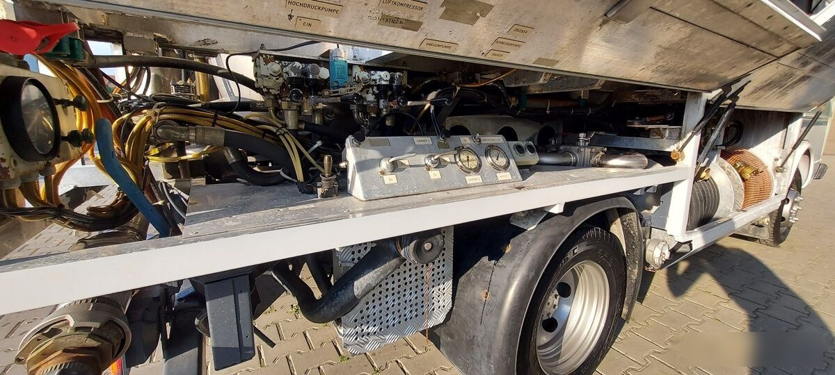 Caminhão limpa fossa Volkswagen LT55 COMBI HYDRO OIL ADR INOX: foto 39