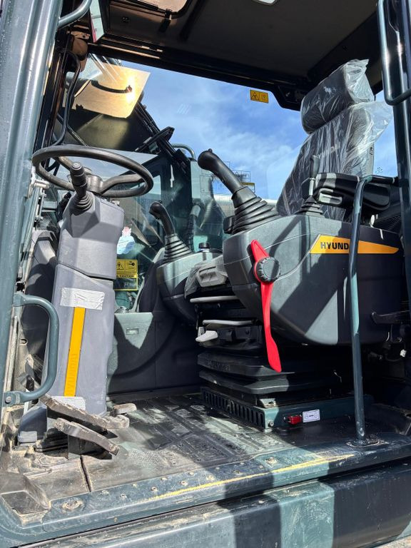 Hyundai HW170ACR Hyundai HW170ACR - Escavadeira de rodas: foto 5 Hyundai HW170ACR Hyundai HW170ACR - Escavadeira de rodas: foto 5