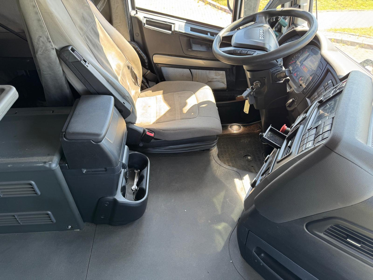 Camião polibenne, Camião grua IVECO STRALIS 560: foto 14