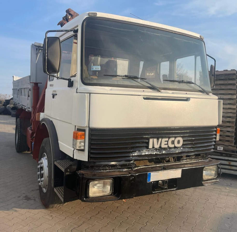 IVECO Unic - Camião basculante, Camião grua: foto 1 IVECO Unic - Camião basculante, Camião grua: foto 1