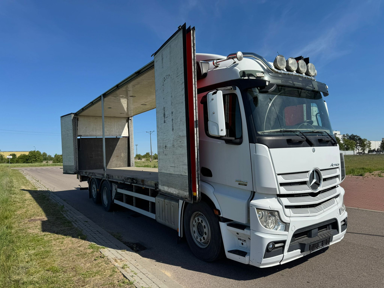 MERCEDES-BENZ ACTROS 2542 - Camião furgão: foto 3 MERCEDES-BENZ ACTROS 2542 - Camião furgão: foto 3