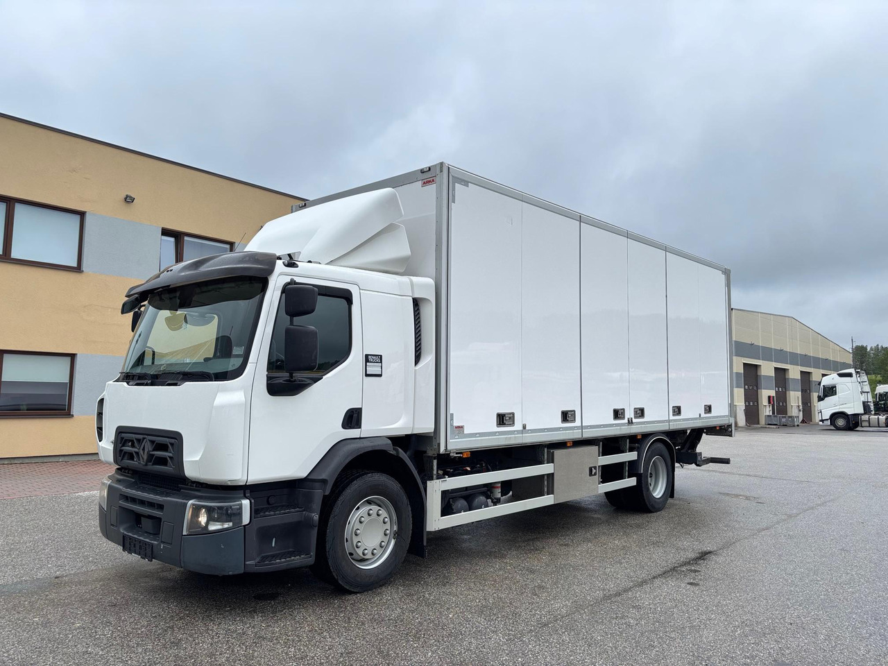 RENAULT D WIDE 320 - Camião furgão: foto 3 RENAULT D WIDE 320 - Camião furgão: foto 3