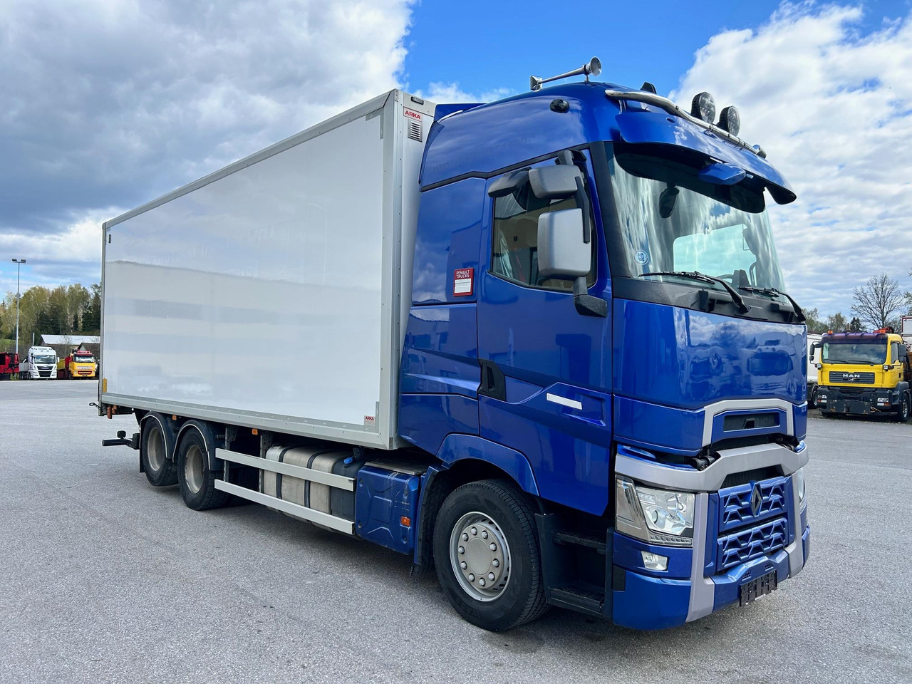 RENAULT T520 - Camião furgão: foto 1 RENAULT T520 - Camião furgão: foto 1