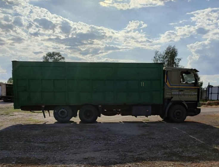 SCANIA 113.360 - Camião de caixa aberta/ Plataforma: foto 2 SCANIA 113.360 - Camião de caixa aberta/ Plataforma: foto 2