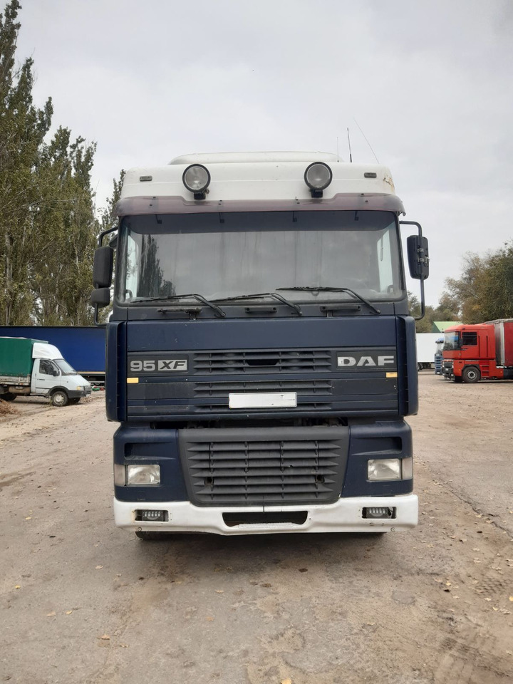 DAF 95XF380 - Tractor: foto 2 DAF 95XF380 - Tractor: foto 2