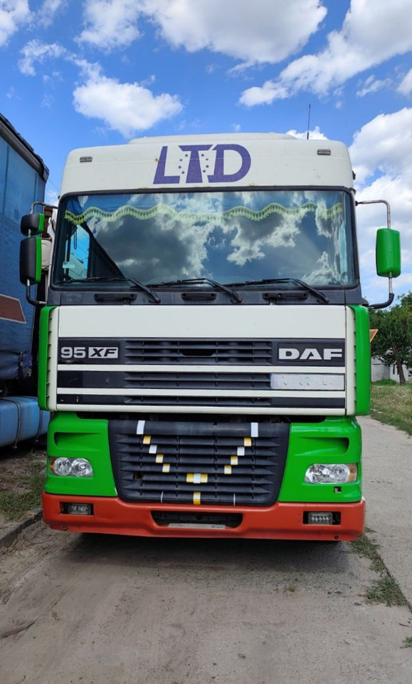 DAF XF95.430 - Tractor: foto 2 DAF XF95.430 - Tractor: foto 2