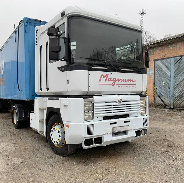RENAULT Magnum 390 - Tractor: foto 1 RENAULT Magnum 390 - Tractor: foto 1