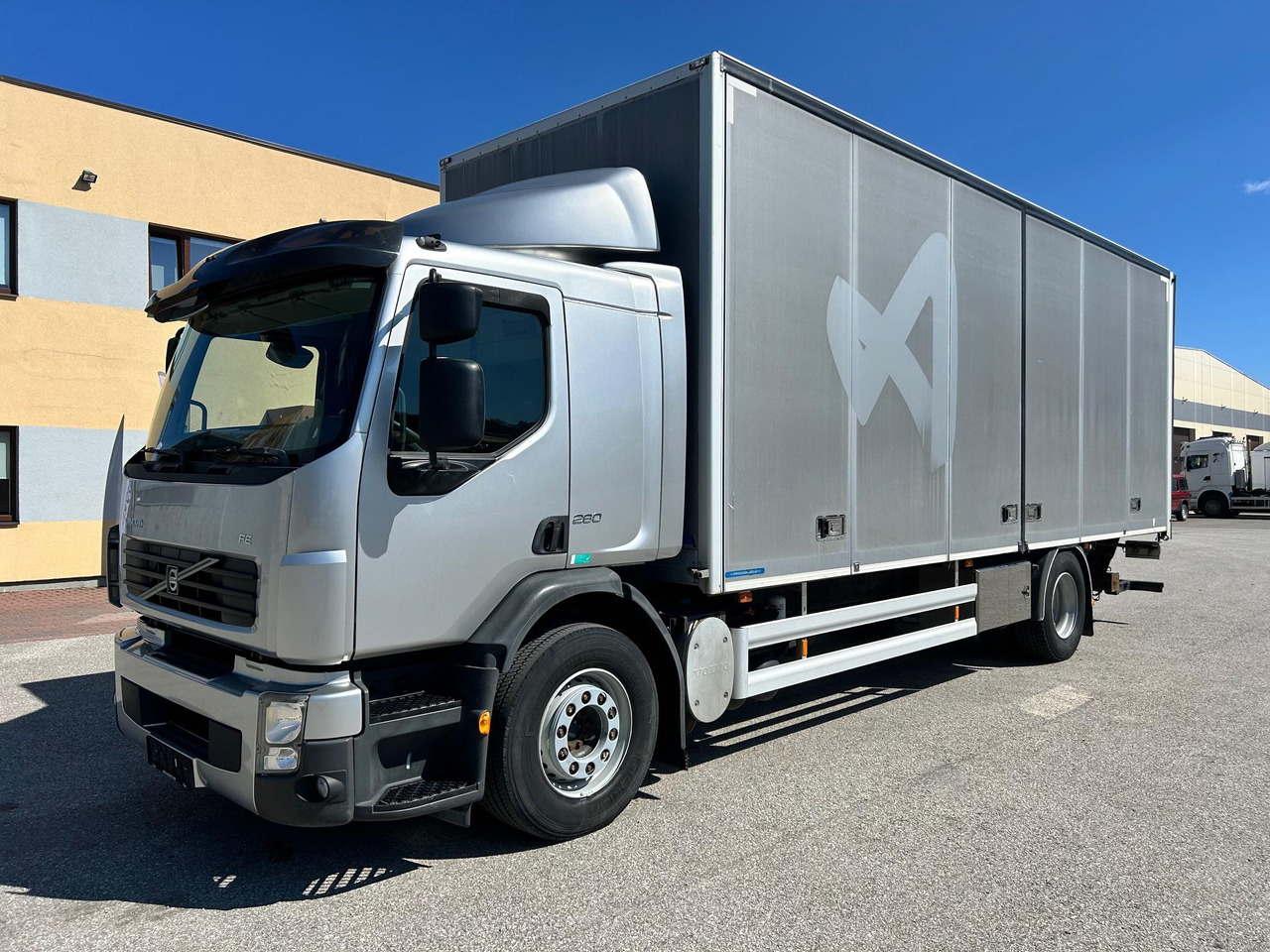 VOLVO FE260 - Camião furgão: foto 2 VOLVO FE260 - Camião furgão: foto 2