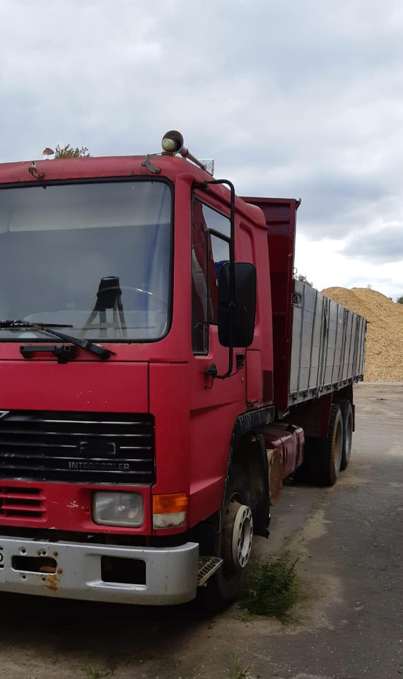 VOLVO FL10 - Camião basculante: foto 3 VOLVO FL10 - Camião basculante: foto 3