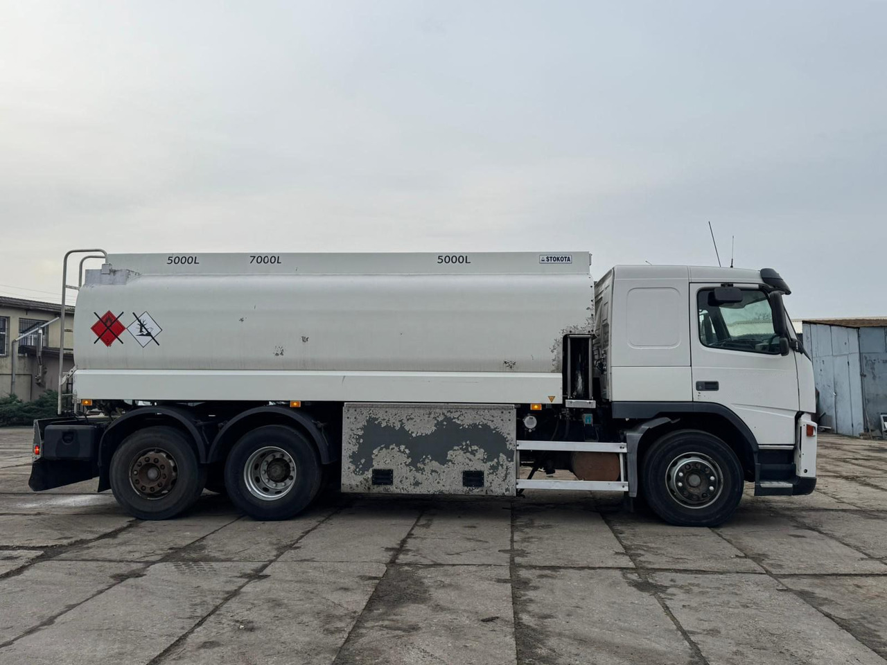 VOLVO FM12.380 - Caminhão tanque: foto 3 VOLVO FM12.380 - Caminhão tanque: foto 3
