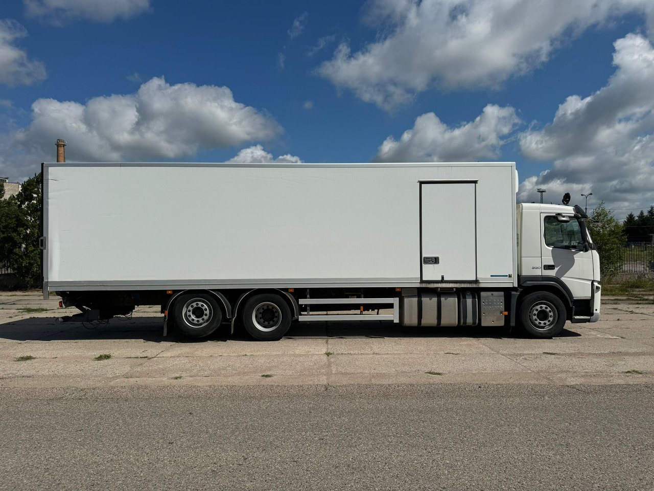 VOLVO FM330 - Camião frigorífico: foto 4 VOLVO FM330 - Camião frigorífico: foto 4
