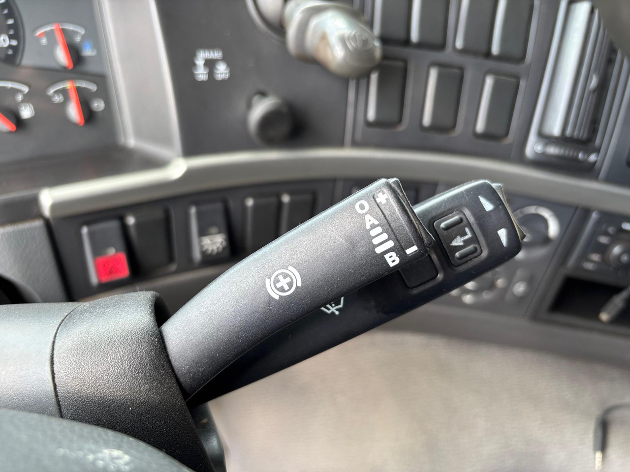 Camião furgão VOLVO FM330: foto 19 Camião furgão VOLVO FM330: foto 19