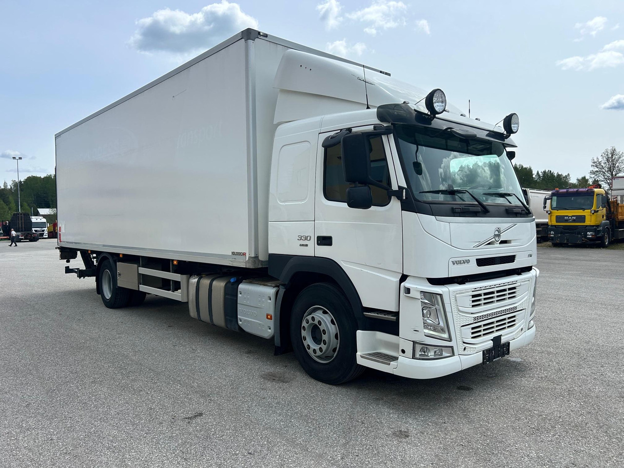 VOLVO FM330 - Camião frigorífico: foto 1 VOLVO FM330 - Camião frigorífico: foto 1