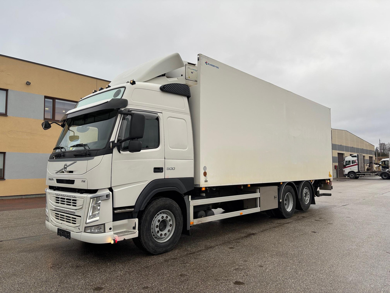 VOLVO FM500 - Camião frigorífico: foto 2 VOLVO FM500 - Camião frigorífico: foto 2