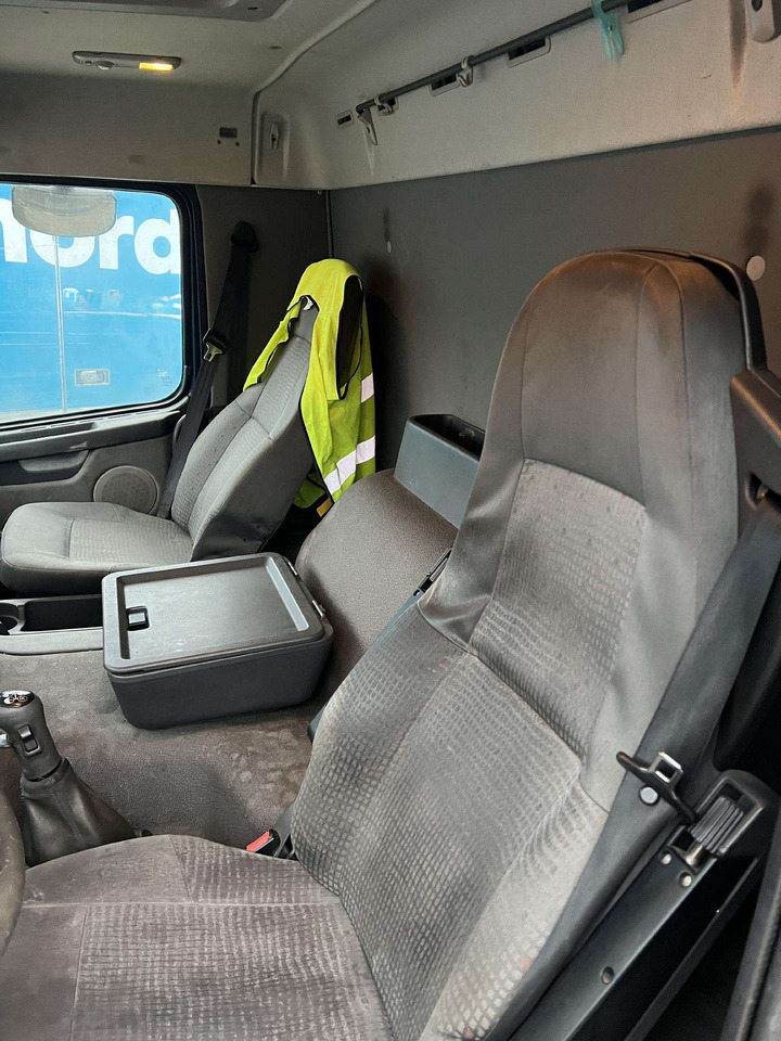Camião furgão VOLVO FM9.260: foto 13