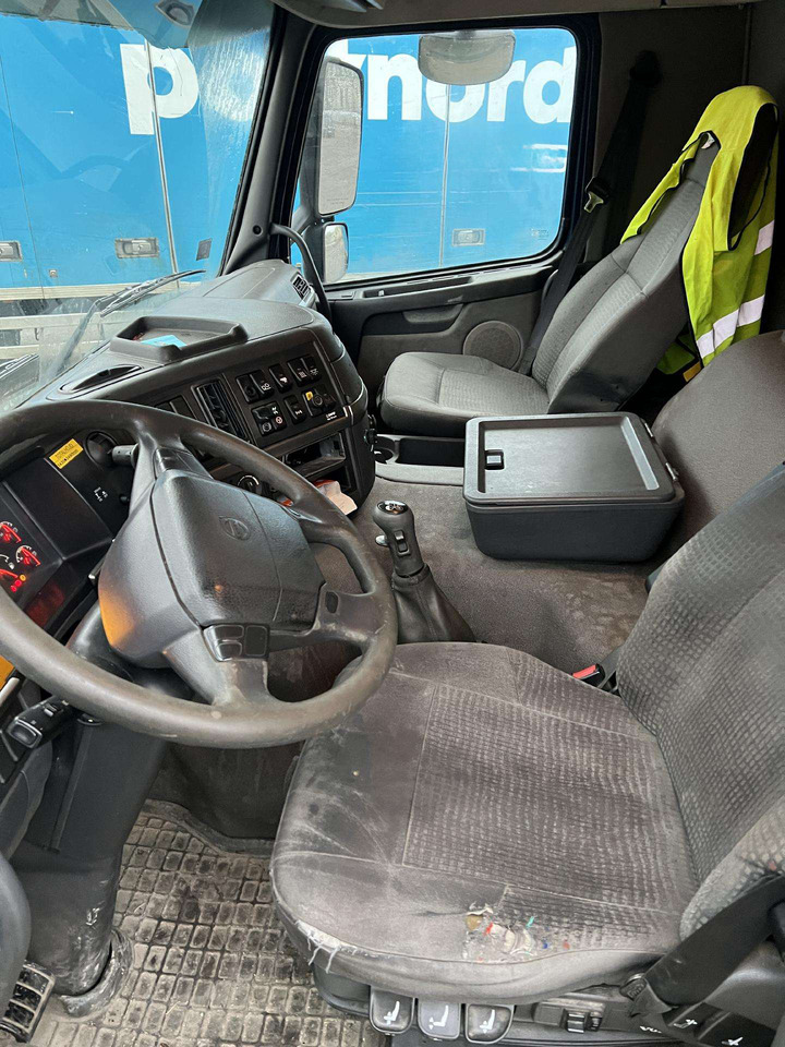 Camião furgão VOLVO FM9.260: foto 12