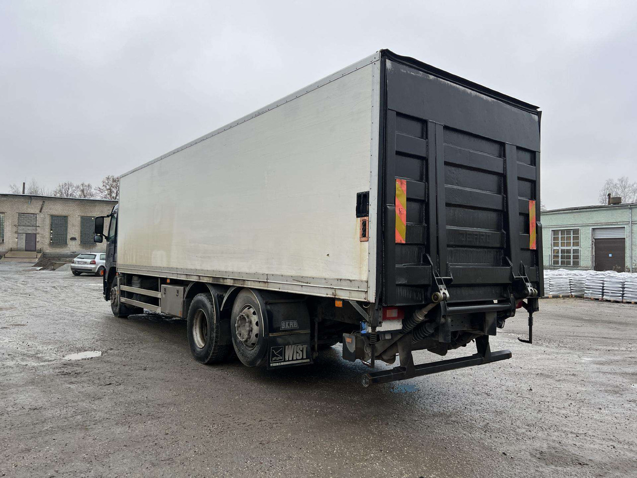 VOLVO FM9.260 - Camião furgão: foto 5 VOLVO FM9.260 - Camião furgão: foto 5