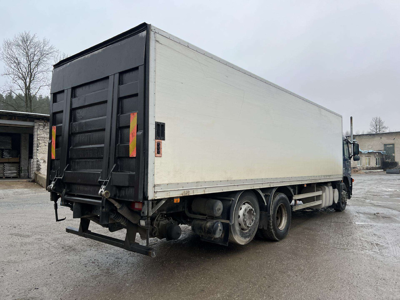 VOLVO FM9.260 - Camião furgão: foto 4 VOLVO FM9.260 - Camião furgão: foto 4