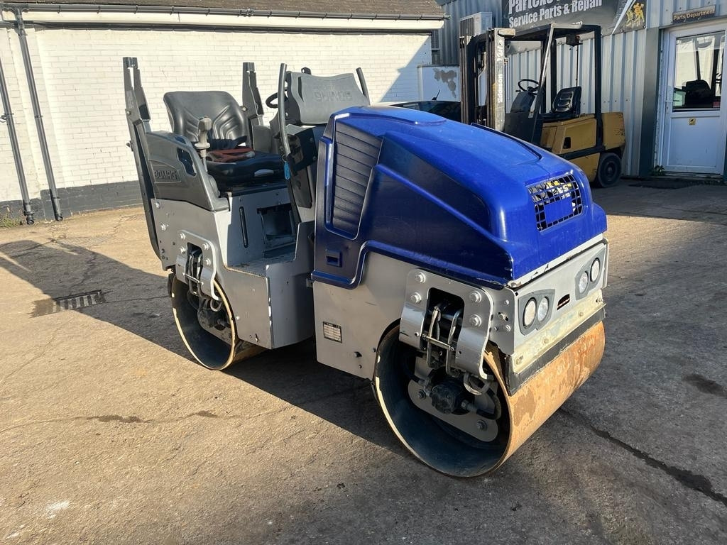 Bomag BW 80 AD-5 - Compactador de asfalto: foto 1 Bomag BW 80 AD-5 - Compactador de asfalto: foto 1