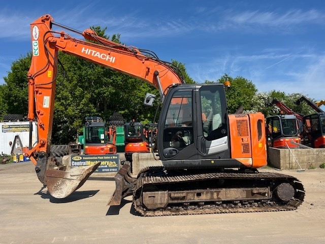 Escavadora de rastos Hitachi ZX 135 US 5-B: foto 10