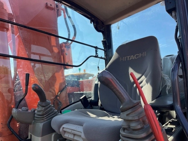 Escavadora de rastos Hitachi ZX 135 US 5-B: foto 13