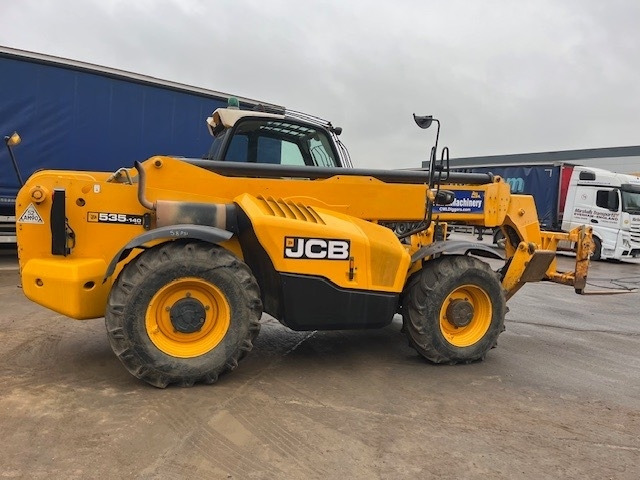 JCB 540-140 - Empilhador telescópico: foto 1 JCB 540-140 - Empilhador telescópico: foto 1