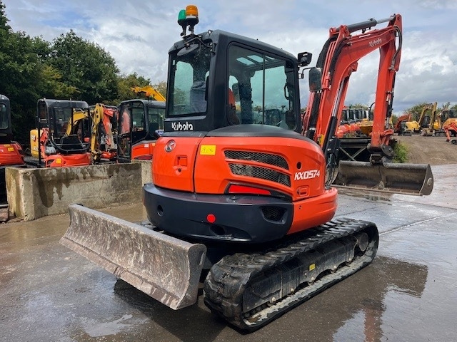 Kubota KX 057-4 - Mini escavadeira: foto 2 Kubota KX 057-4 - Mini escavadeira: foto 2