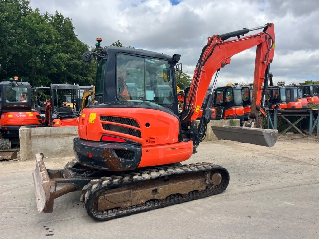 Kubota KX 057-4 - Mini escavadeira: foto 4 Kubota KX 057-4 - Mini escavadeira: foto 4