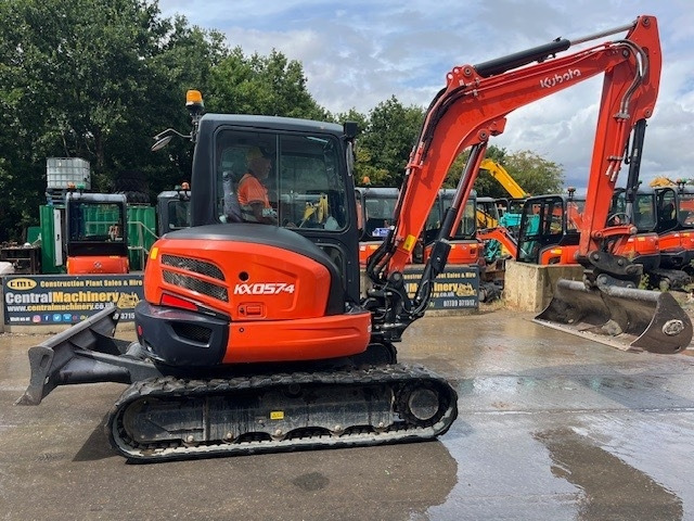 Kubota KX 057-4 - Mini escavadeira: foto 1 Kubota KX 057-4 - Mini escavadeira: foto 1