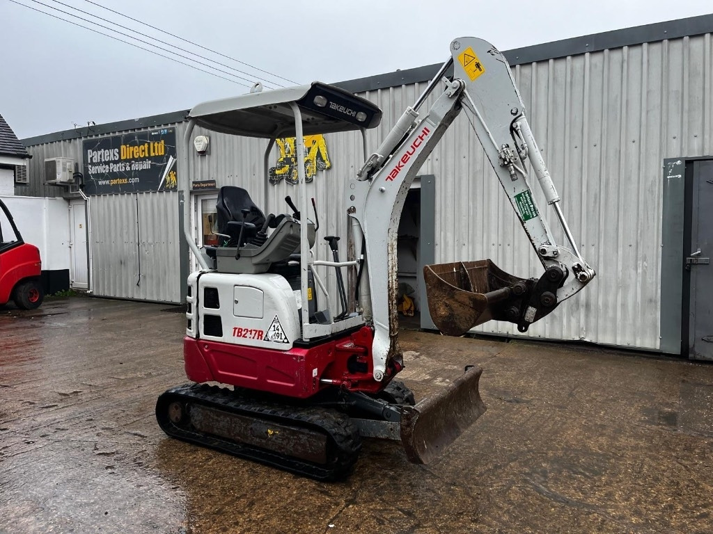 Takeuchi TB 217 R - Mini escavadeira: foto 2 Takeuchi TB 217 R - Mini escavadeira: foto 2